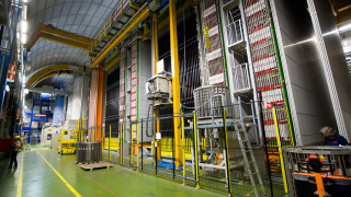 Faster-than-light neutrinos could be proof of extra dimensions